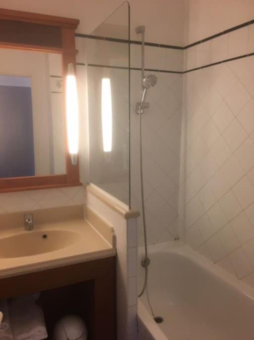 Apt T2 Calme Sur Golf, Piscine, Ocean 10 Min En Velo Lacanau Luaran gambar